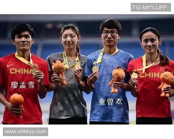 足球巨星私生活再惹争议被曝与神秘女子深夜秘密约会